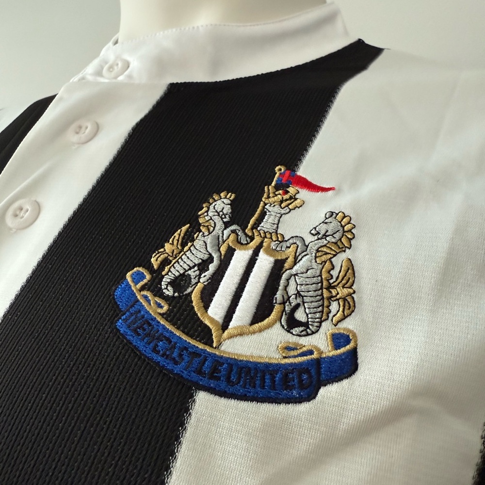 Alan Shearer Newcastle United New Men’s Retro Home Long Sleeve Soccer Jersey - Picture 7 of 10